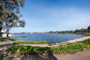 Quite&beautiful 4br2ba House By Sanctuary Lake